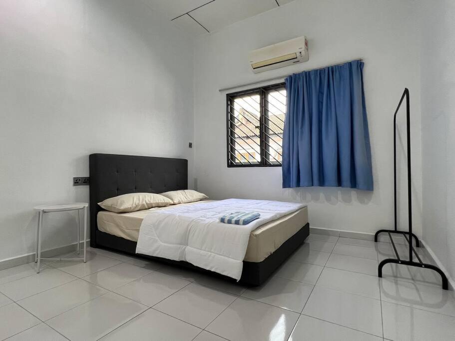M Guest House2 Muar Exterior photo